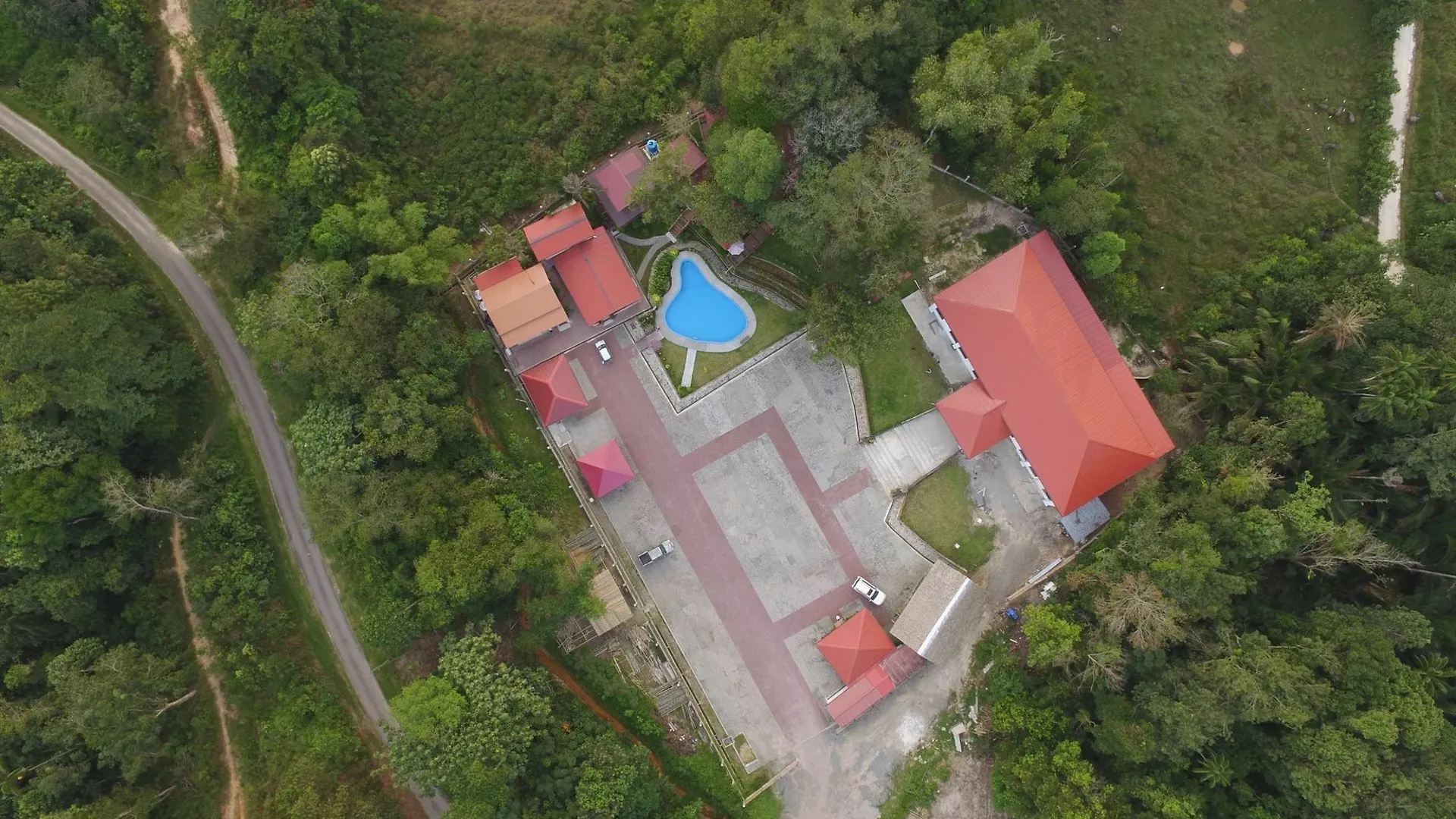 فندق Borneo Tree House كوتا كينابالو