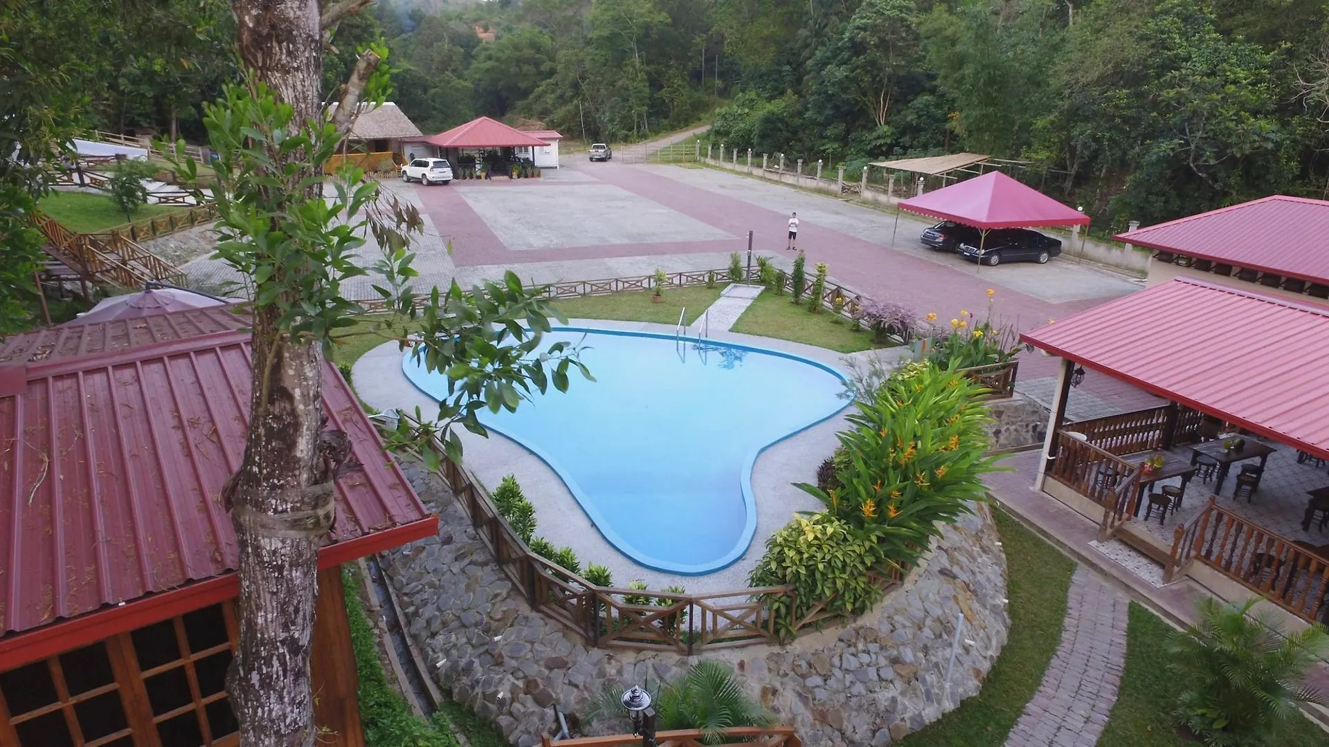 فندق Borneo Tree House كوتا كينابالو